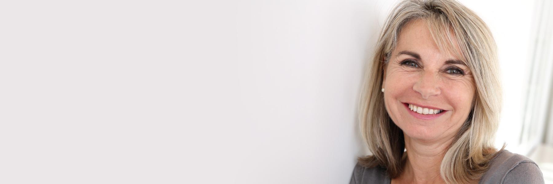 manhattan beach woman smiling