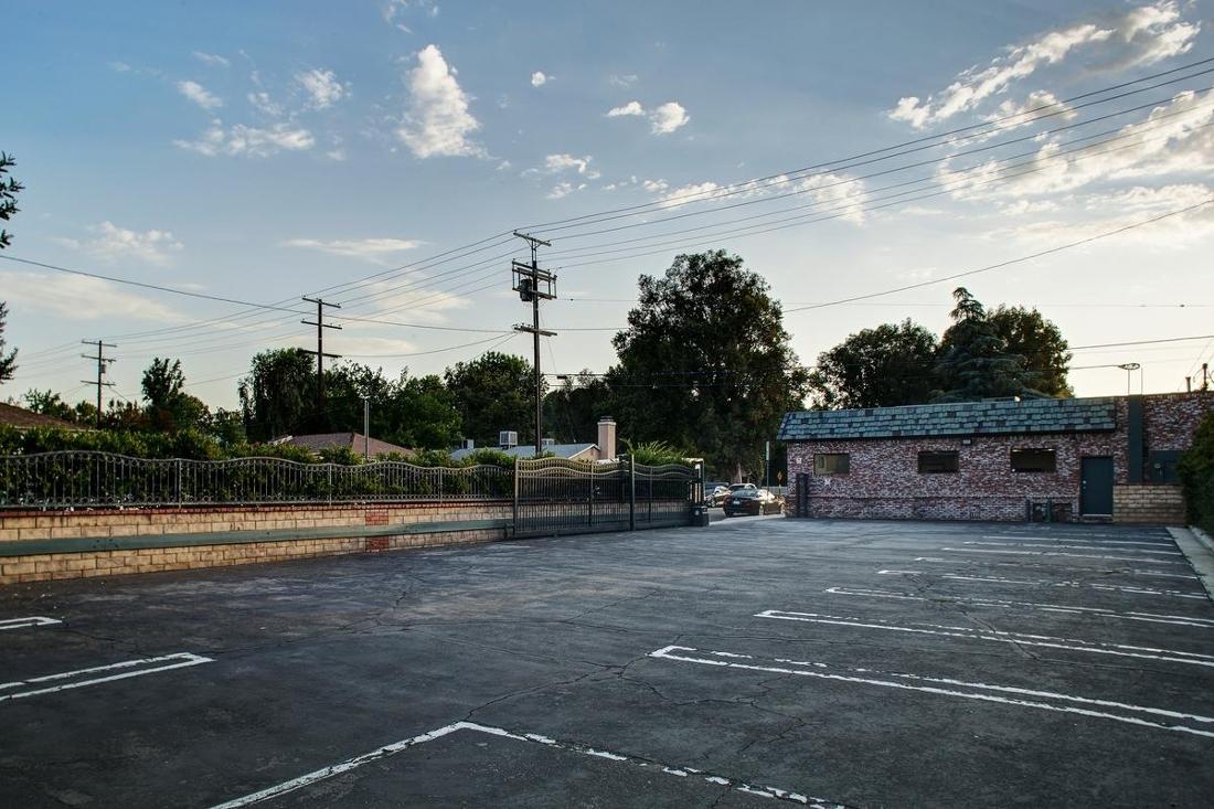 Empty parking low next to Modern American Dentistry Woodland Hills